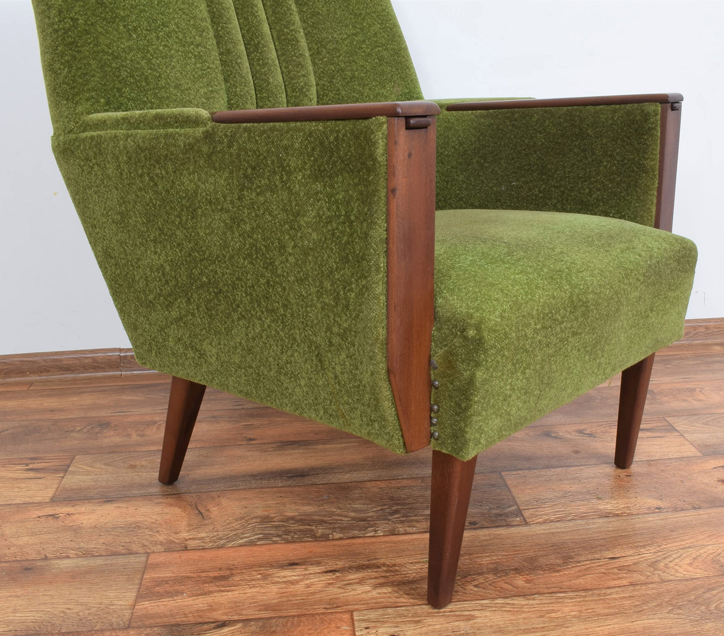 LSFH Unique Design True Innovations Danis Accent Chair with Channel Tufted Back Cushioned Armchair Single Sofa Chair for Small Apartments, Living Room or Bedroom (Set of 2 Chairs, Green)