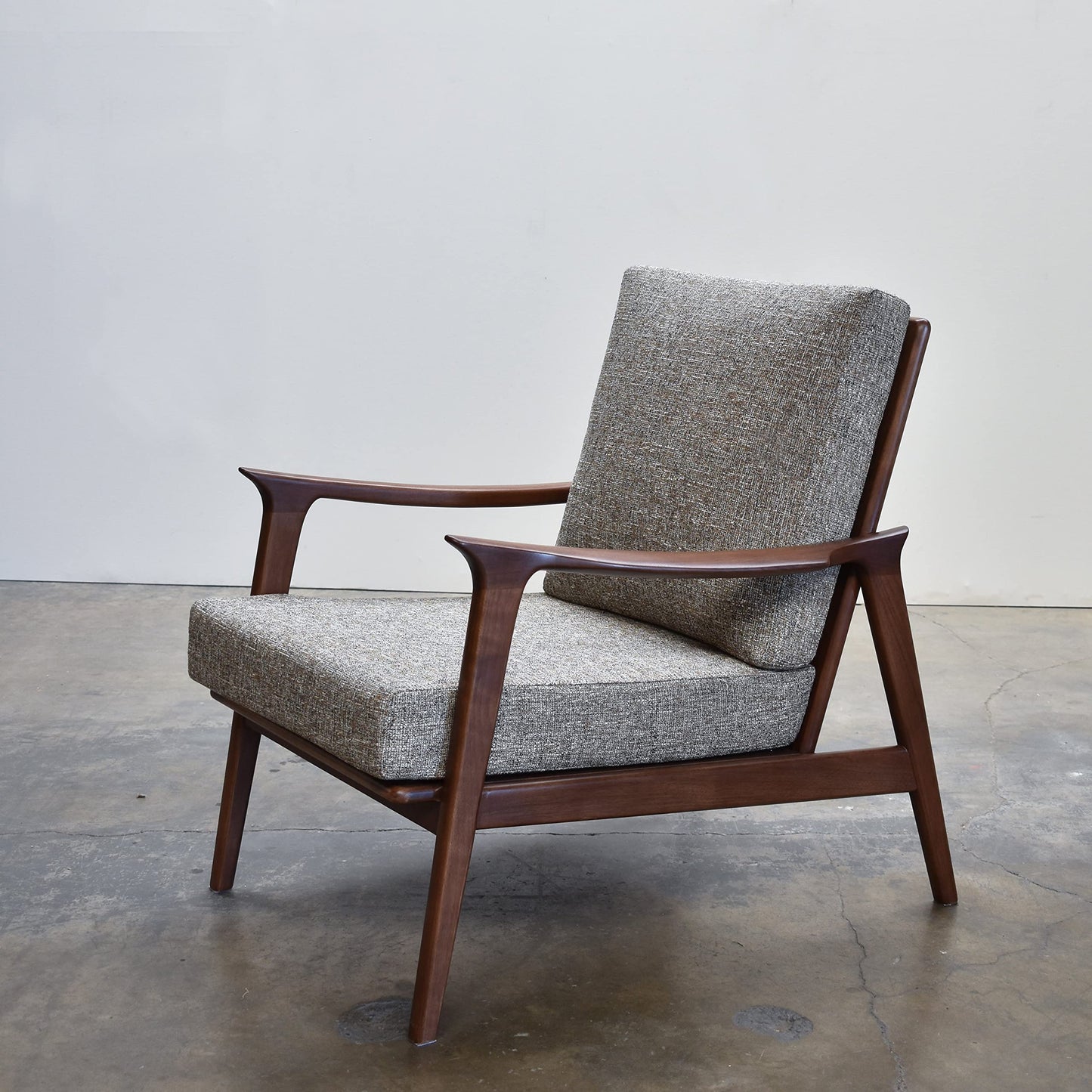 LSFH Unique Design True Innovations Charlotte Walnut Fabric Accent Chair Armchair with Solid Sagwan Wooden Frame Single Sofa Chair for Small Apartments, Living Room or Bedroom (1 Chair, Grey)